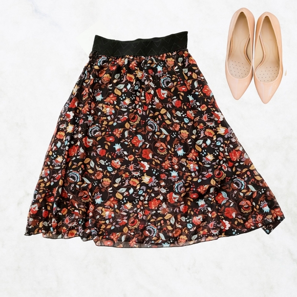 🎉B.O.G.O | Lularoe Floral Lola Skirt - XS (EUC) - Picture 1 of 3